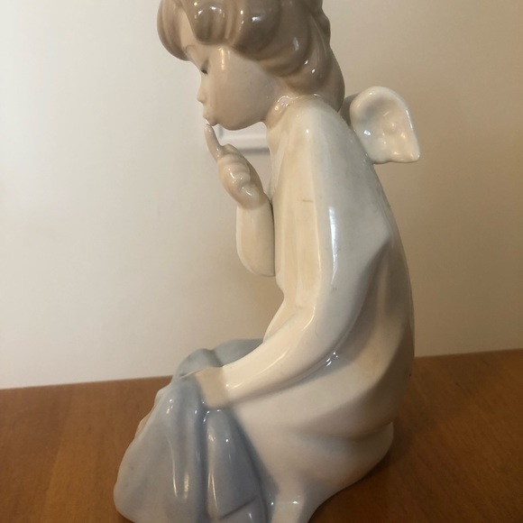 Lladro guardian angel with sleeping baby # 4636 retired - Picture 2 of 7